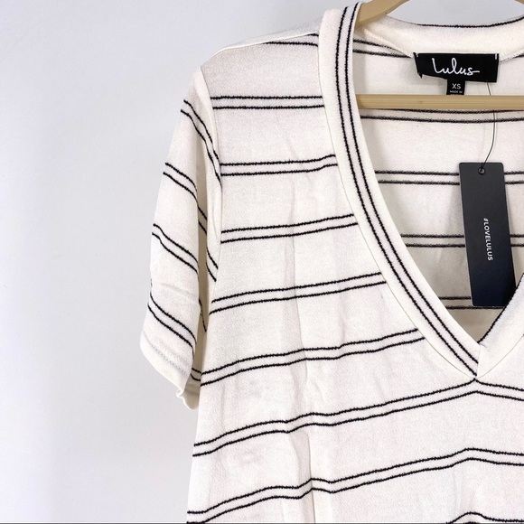 Lulus Women's Striped V Neck Short Sleeve Tee - XS - Picture 3 of 6